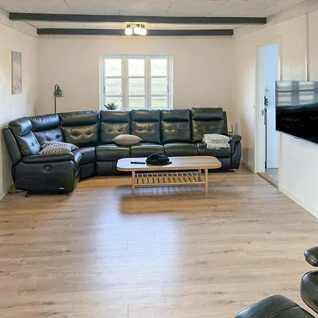 בית נופש 6 Bedroom Stunning In גיב