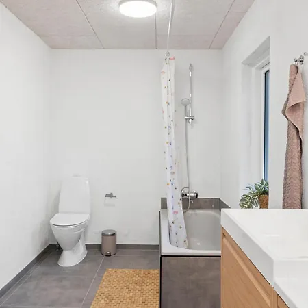 度假居 6 Bedroom Stunning In *