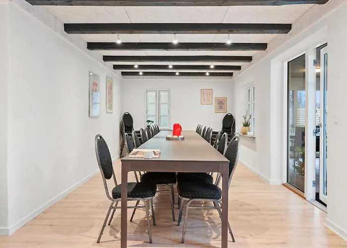 6 Bedroom Stunning In גיב