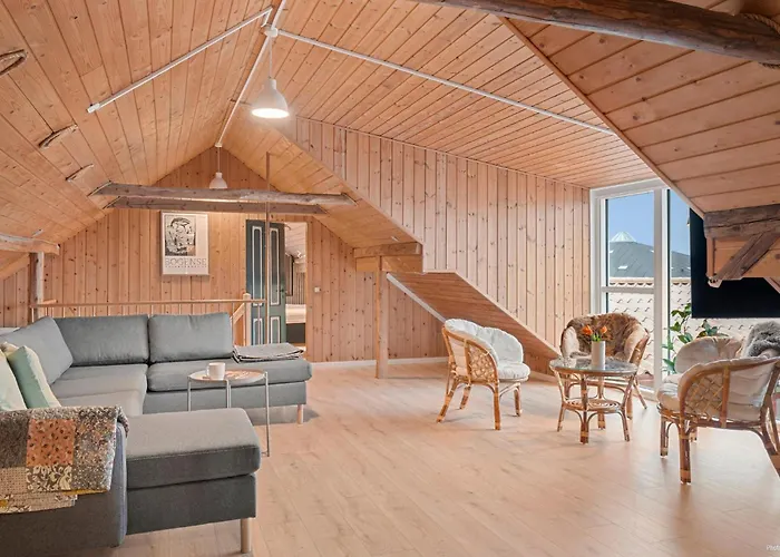 6 Bedroom Stunning In * גיב